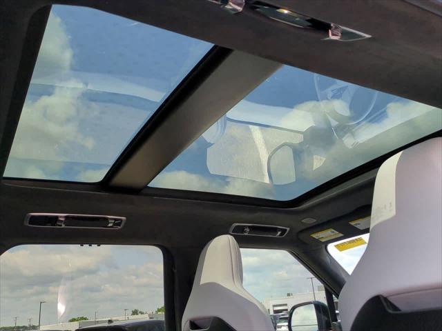 Photo of 2024 Flux Silver In Gloss Finish Land Rover Range Rover Sport