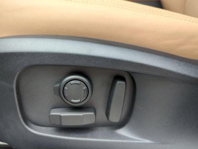 Photo of 2025 Pangea Green Land Rover Defender