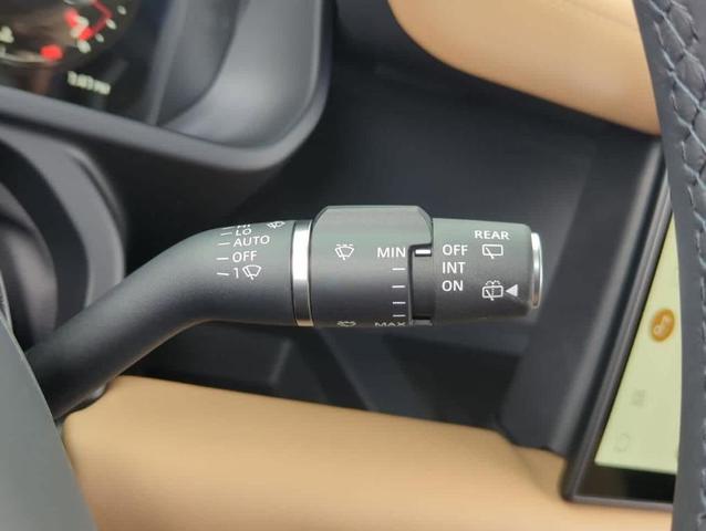 Photo of 2025 Pangea Green Land Rover Defender