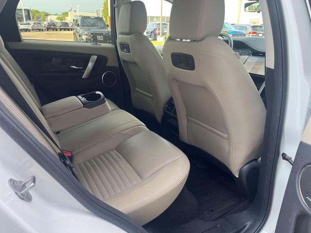 Photo of 2025 Fuji White Land Rover Discovery Sport