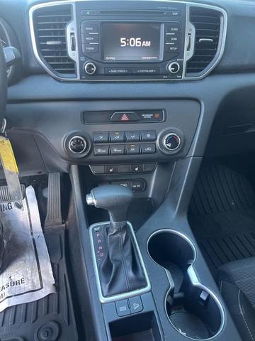 Photo of 2017 Sparkling Silver Kia Sportage