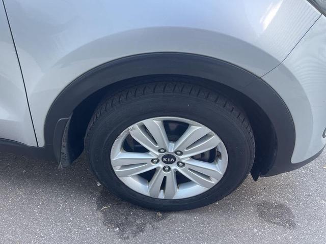 Photo of 2017 Sparkling Silver Kia Sportage