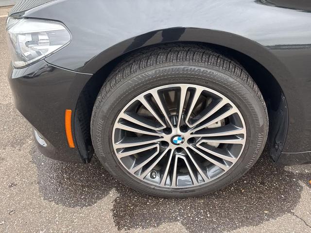 Photo of 2020 Black BMW 540