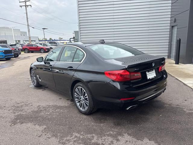 Photo of 2020 Black BMW 540