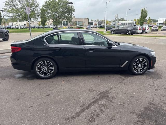 Photo of 2020 Black BMW 540