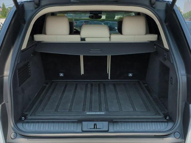 Photo of 2022 Fuji White Land Rover Range Rover Sport