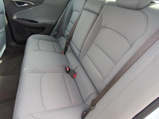 Photo of 2016 Summit White Chevrolet Malibu