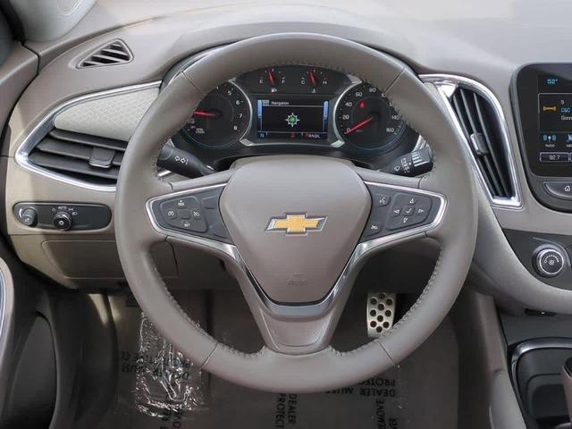 Photo of 2016 Summit White Chevrolet Malibu