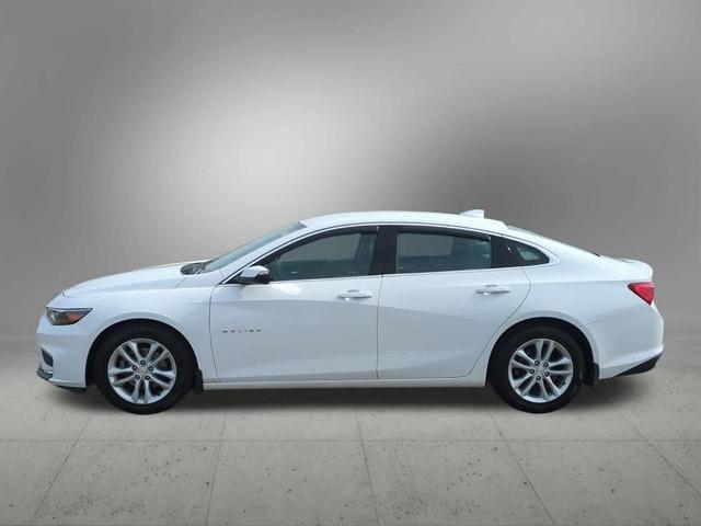 Photo of 2016 Summit White Chevrolet Malibu