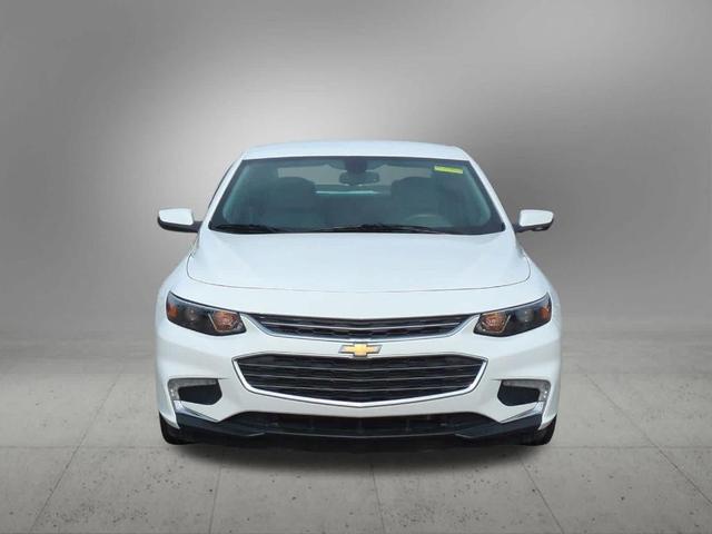 Photo of 2016 Summit White Chevrolet Malibu