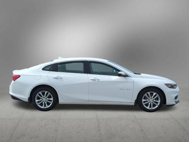 Photo of 2016 Summit White Chevrolet Malibu