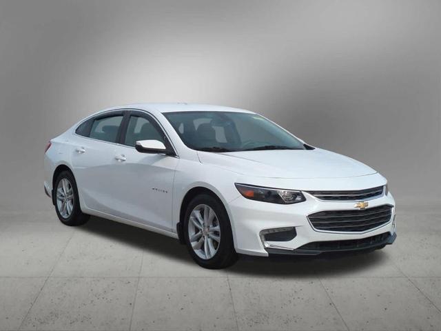Photo of 2016 Summit White Chevrolet Malibu