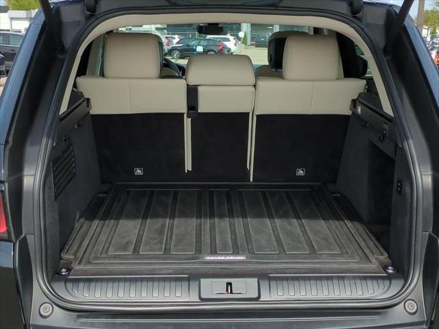 Photo of 2022 Santorini Black Land Rover Range Rover Sport
