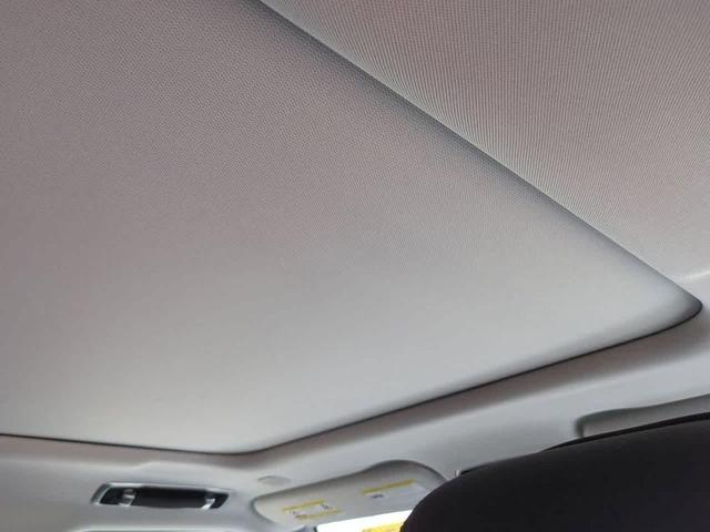 Photo of 2024 White Land Rover Range Rover Sport