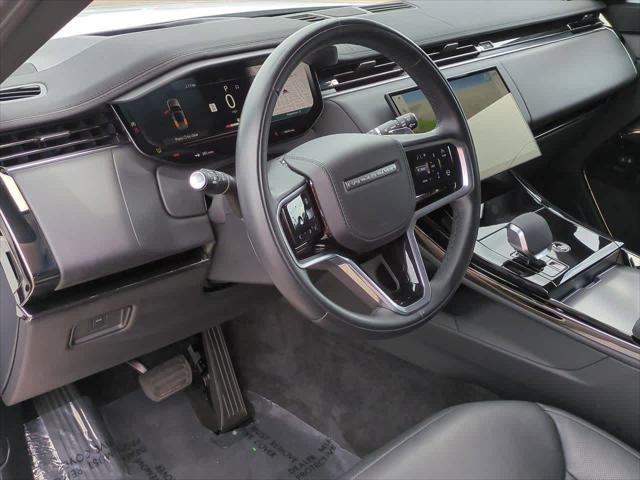 Photo of 2024 White Land Rover Range Rover Sport