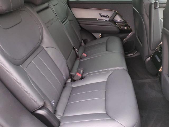 Photo of 2024 White Land Rover Range Rover Sport
