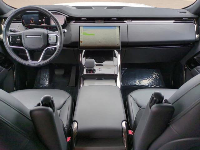 Photo of 2024 White Land Rover Range Rover Sport
