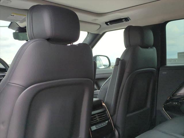 Photo of 2024 White Land Rover Range Rover Sport