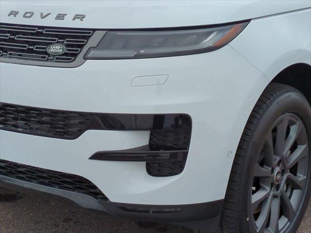 Photo of 2025 Fuji White Land Rover Range Rover Sport