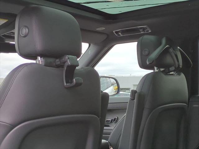 Photo of 2025 Fuji White Land Rover Range Rover Sport