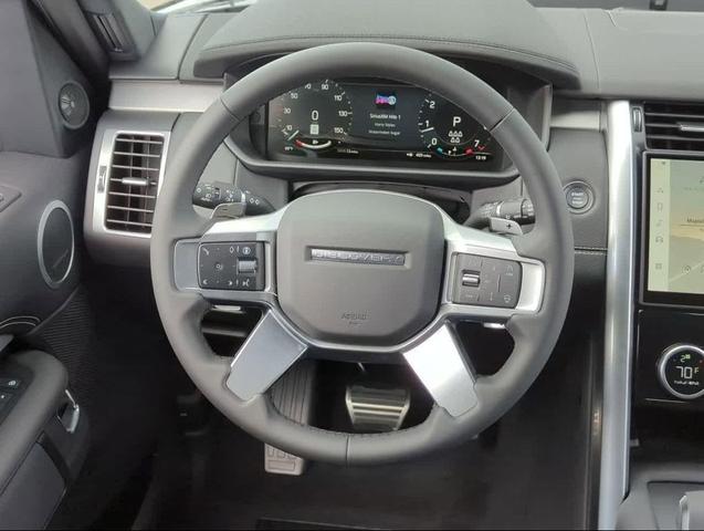 Photo of 2025 Santorini Black Land Rover Discovery