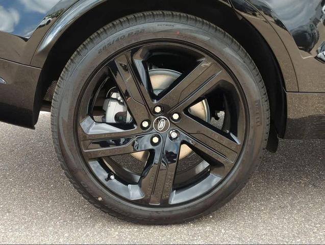 Photo of 2025 Santorini Black Land Rover Discovery