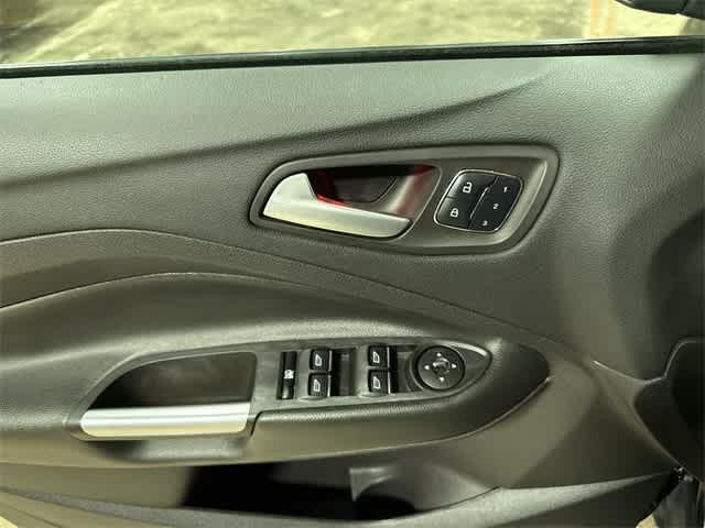Photo of 2016 Shadow Black Ford Escape