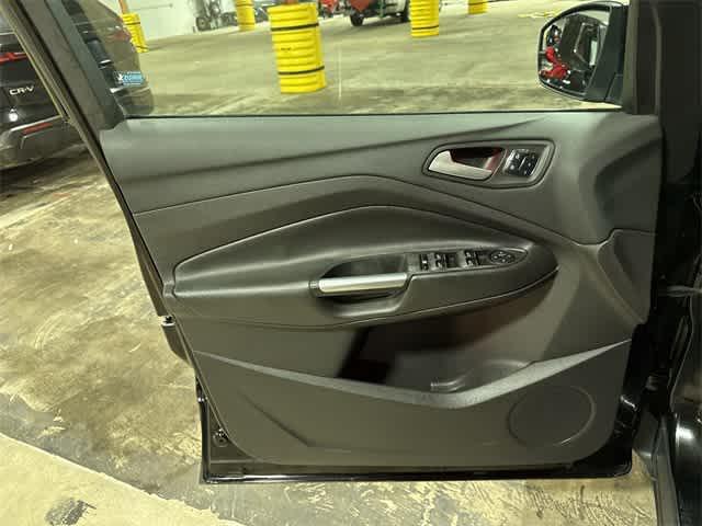 Photo of 2016 Shadow Black Ford Escape