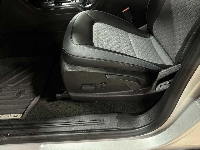 Photo of 2016 Silver Ice Metallic Chevrolet Colorado