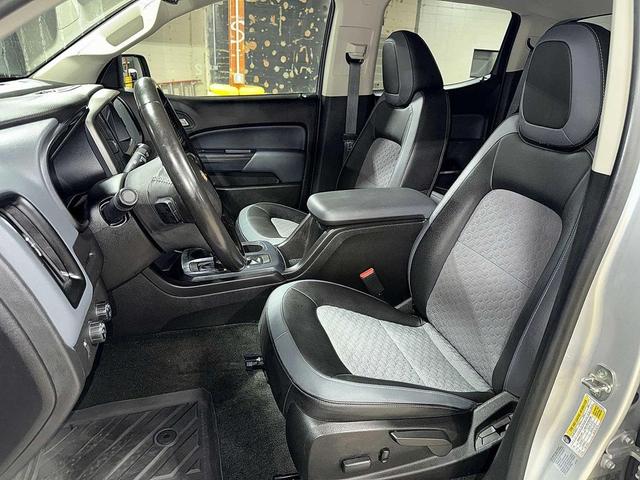 Photo of 2016 Silver Ice Metallic Chevrolet Colorado
