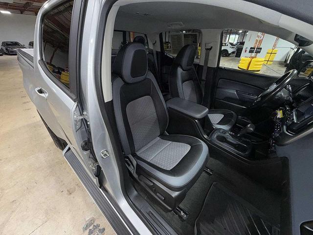 Photo of 2016 Silver Ice Metallic Chevrolet Colorado