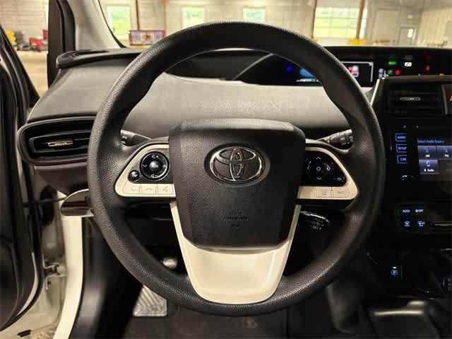 Photo of 2017 Blizzard Pearl Toyota Prius