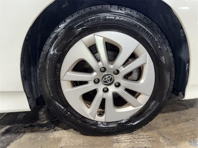 Photo of 2017 Blizzard Pearl Toyota Prius