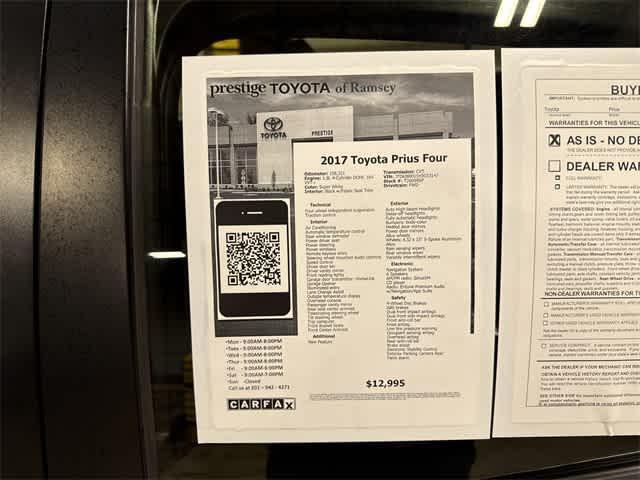 Photo of 2017 Blizzard Pearl Toyota Prius