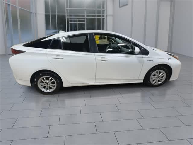 Photo of 2017 Blizzard Pearl Toyota Prius