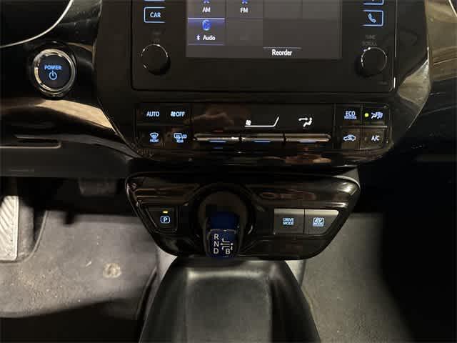Photo of 2017 Blizzard Pearl Toyota Prius