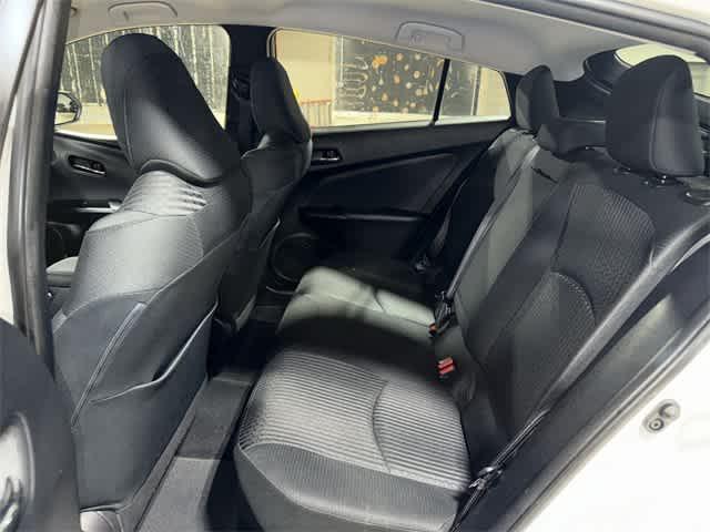 Photo of 2017 Blizzard Pearl Toyota Prius