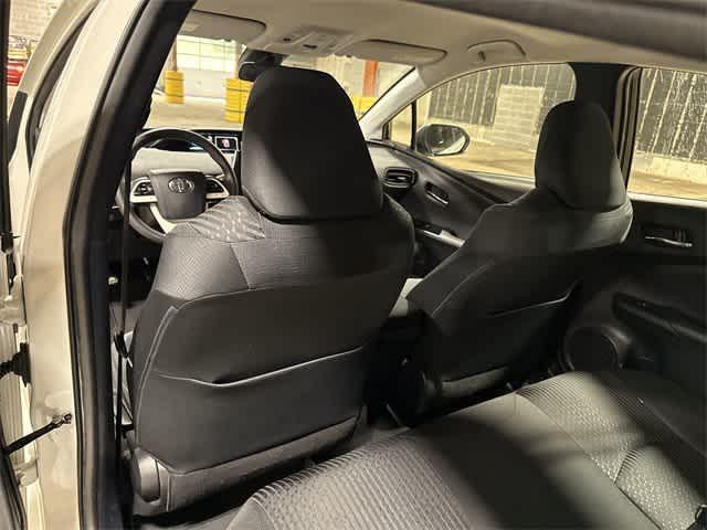 Photo of 2017 Blizzard Pearl Toyota Prius