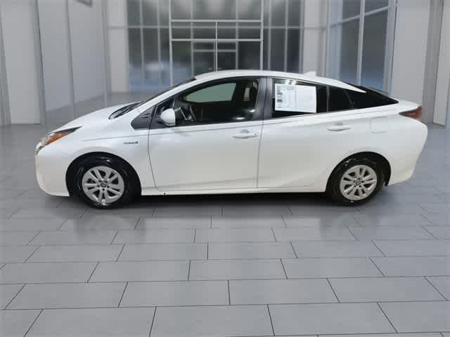 Photo of 2017 Blizzard Pearl Toyota Prius