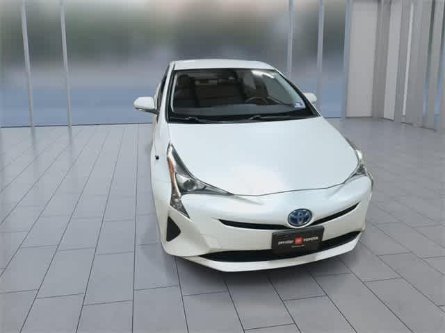 Photo of 2017 Blizzard Pearl Toyota Prius