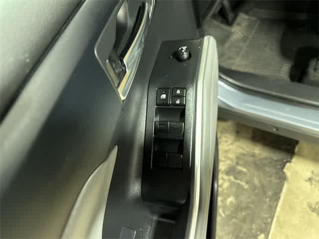 Photo of 2023 Moon Dust Toyota Highlander