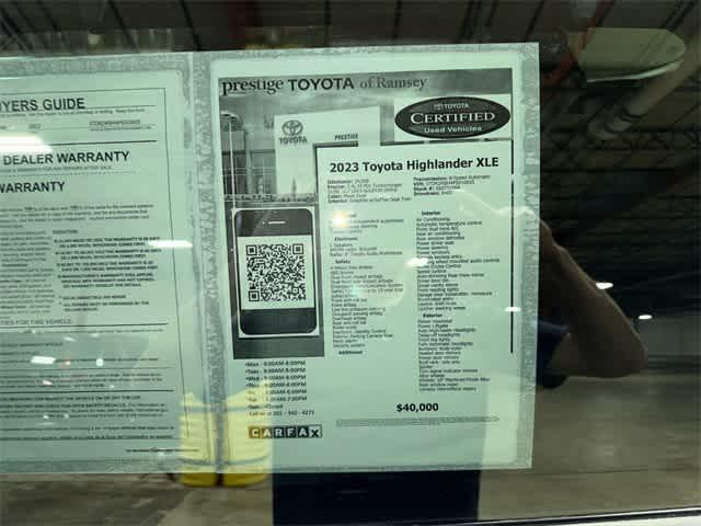 Photo of 2023 Moon Dust Toyota Highlander