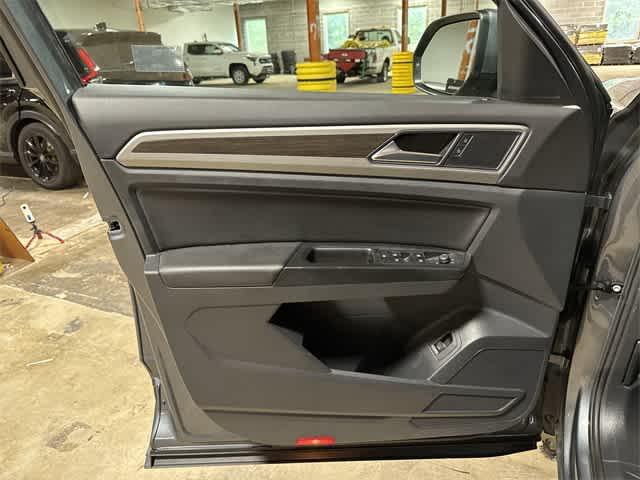 Photo of 2019 Platinum Gray Metallic Volkswagen Atlas