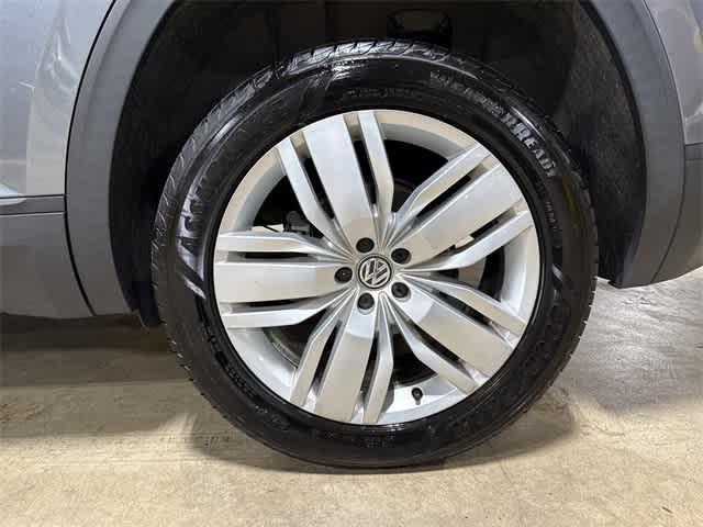 Photo of 2019 Platinum Gray Metallic Volkswagen Atlas