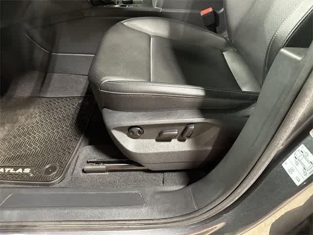 Photo of 2019 Platinum Gray Metallic Volkswagen Atlas