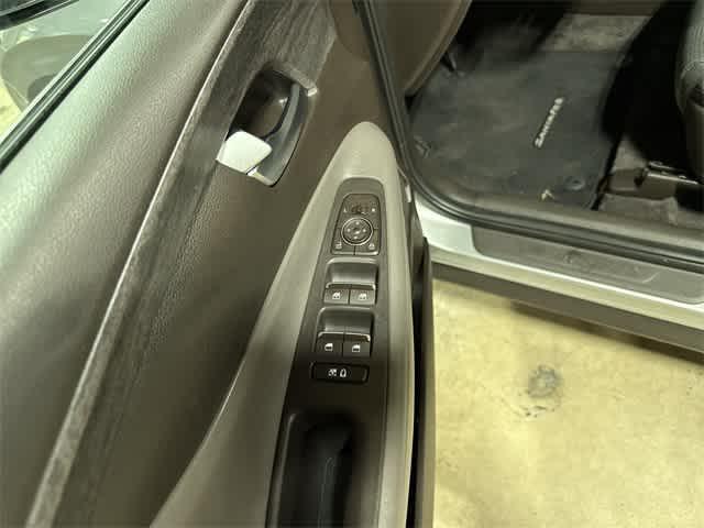 Photo of 2020 Shimmering Silver Pearl Hyundai SANTA FE