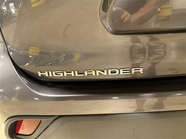 Photo of 2022 Magnetic Gray Metallic Toyota Highlander
