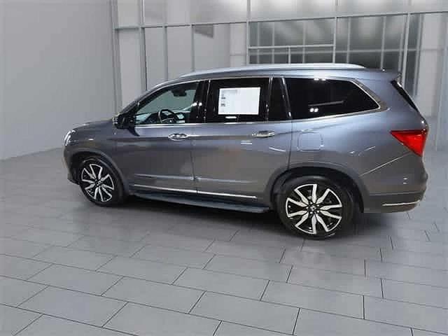 Photo of 2019 Modern Steel Metallic Honda Pilot