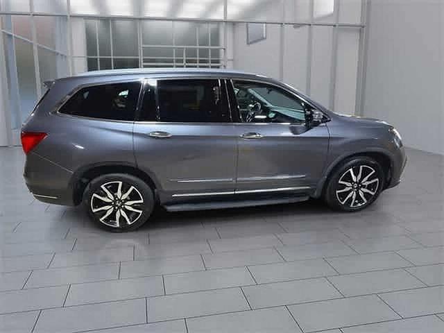 Photo of 2019 Modern Steel Metallic Honda Pilot