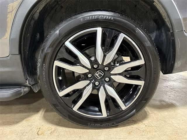 Photo of 2019 Modern Steel Metallic Honda Pilot